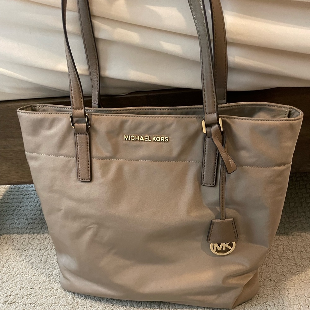 MICHAEL Michael Kors Morgan Large Tote in Dusk/Gold